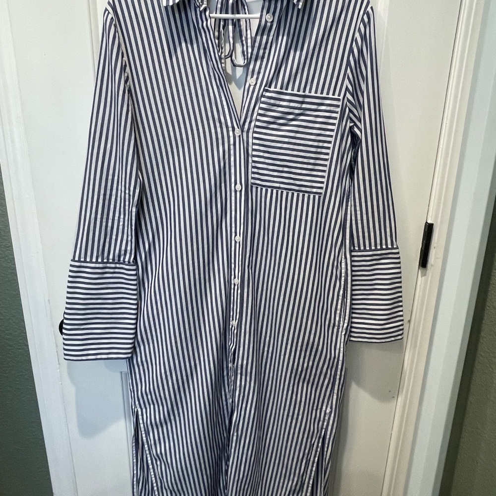Topshop Boutique Navy and White Striped Shirt Dress Size 4
0015